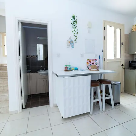 Anna Maria, Kapparis * Paralimni