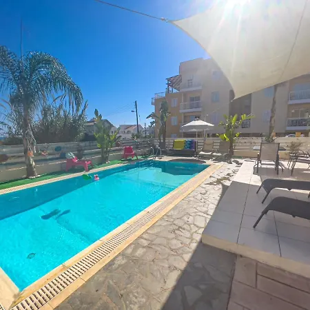 Anna Maria, Kapparis Сasa de vacaciones