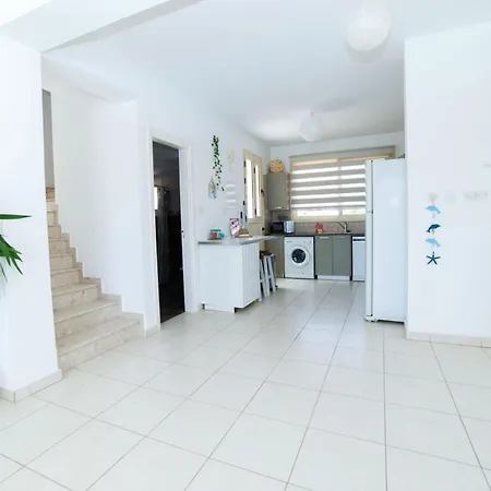 Anna Maria, Kapparis Tatil Evi