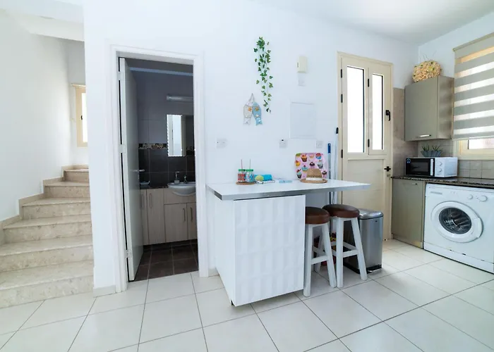 Anna Maria, Kapparis * Paralimni